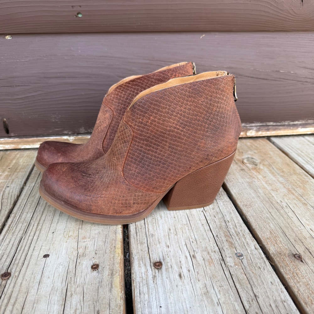 Korks Ankle Booties 8M Cognac Brown‎ Snake Embossed Leather Block Heel